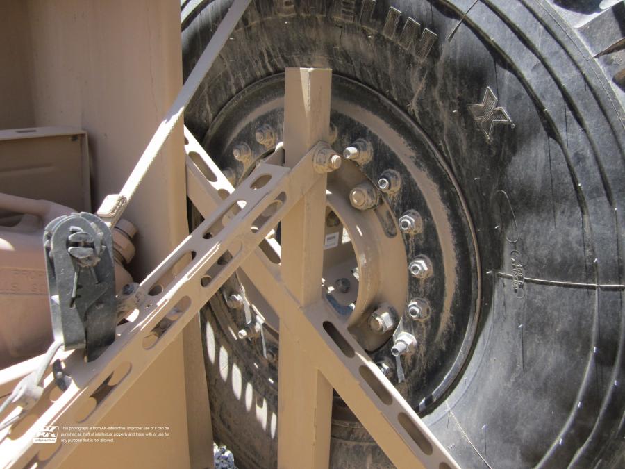 Колеса Oshkosh M-ATV 2009 года  (фото 461 из 676)